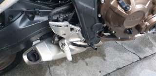 Recambio de estribera derecha para honda cb 650r 2018- referencia OEM IAM 50660MKND50  
