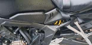 Recambio de moldura para honda cb 650r 2018- referencia OEM IAM 83611MKYD500  