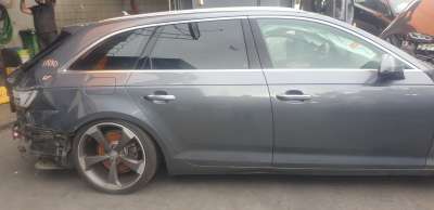 Recambio de puerta trasera derecha para audi a4 avant (8w5) 2015-2019 básico referencia OEM IAM 8W9833052E  