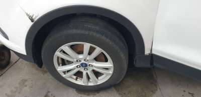 Recambio de paso rueda delantero izquierdo para ford kuga 2019- st-line referencia OEM IAM CV44S16D239AD  
