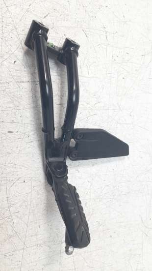 Recambio de estribo lateral para ktm 390 duke 2016- 390 duke referencia OEM IAM 93003150033  