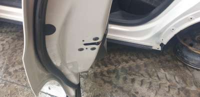 Recambio de cerradura puerta trasera izquierda para citroën c4 x 2022- e-shine referencia OEM IAM 9832797580  