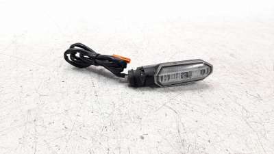 Recambio de piloto delantero izquierdo para honda cb 650r 2018- referencia OEM IAM 3400MKJD01  