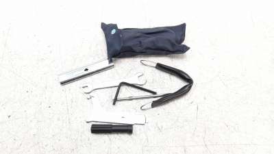 Recambio de herramientas para honda cb 650r 2018- referencia OEM IAM 89101MC7000  
