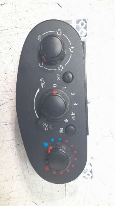 Recambio de mando calefaccion / aire acondicionado para dacia sandero 2012- stepway referencia OEM IAM 275106111R 42303400 