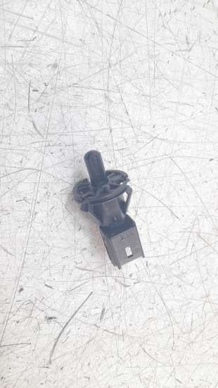 Recambio de interruptor para dacia sandero 2012- stepway referencia OEM IAM 7700427640B   2