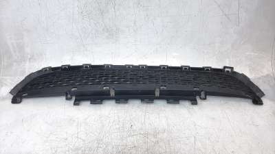 Recambio de rejilla paragolpes central para land rover discovery sport 2014- pure referencia OEM IAM FK7217K945A  