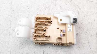 Recambio de caja reles / fusibles para toyota auris 2012-2019 active referencia OEM IAM 8273012X81  
