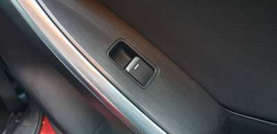 Recambio de mando elevalunas trasero derecho para mazda cx-5 2011-2017 luxury 2wd referencia OEM IAM KD3566370  