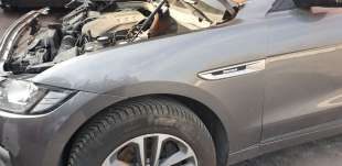 Recambio de aleta delantera izquierda para jaguar f-pace 2015- 300 sport awd referencia OEM IAM T4A15477  