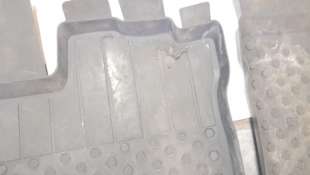 Recambio de juego alfombrillas para dacia sandero 2012- stepway referencia OEM IAM 8201595197   2