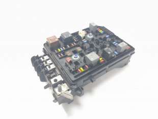 Recambio de caja reles / fusibles para opel astra k lim. 5türig 2015- dynamic referencia OEM IAM 39158960  