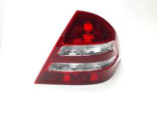 Recambio de piloto trasero derecho para mercedes-benz clase c (w203) berlina 2000-2007 referencia OEM IAM 2038200264 103F1313178