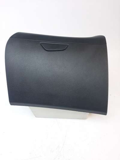 Recambio de guantera para renault captur 2013- zen referencia OEM IAM 685000532R  