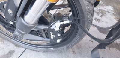 Recambio de pinza de freno delantera izquierda para triumph speed 400 2023- referencia OEM IAM JY131922  