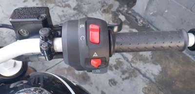 Recambio de piña luces derecha para triumph speed 400 2023- referencia OEM IAM TA401402  