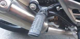 Recambio de estribera izquierda para triumph speed 400 2023- referencia OEM IAM 36TA0107  