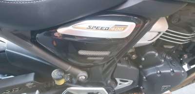Recambio de moldura para triumph speed 400 2023- referencia OEM IAM 52TA0258  