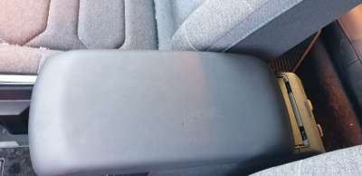 Recambio de apoyabrazos central para citroën c4 berlina 2020-2023 e-feel pack referencia OEM IAM 98310333ZD  