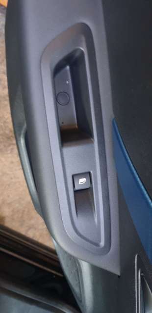Recambio de mando elevalunas trasero izquierdo para citroën c4 berlina 2020-2023 e-feel pack referencia OEM IAM 96657926XT  