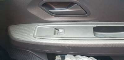 Recambio de mando elevalunas delantero derecho para dacia sandero iii 2020- stepway expression referencia OEM IAM 254118044R IAF
