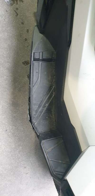 Recambio de estribera derecha para honda adv 350 2022- referencia OEM IAM 64331K2LD00ZG  