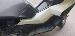 Recambio de moldura para honda adv 350 2022- referencia OEM IAM 64331K2LD00ZK  