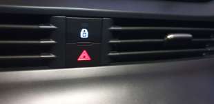 Recambio de warning para hyundai i20 iii (bc3, bi3) 2020- 1.0 t-gdi referencia OEM IAM 93790Q0000  