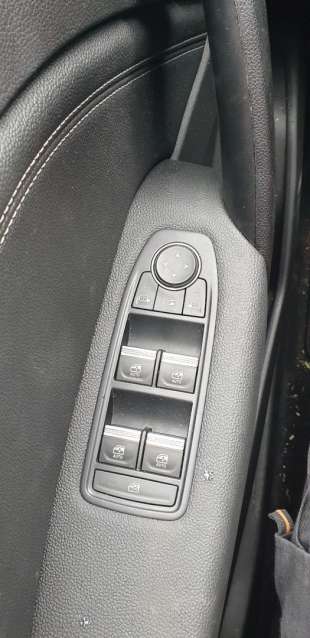 Recambio de mando elevalunas delantero izquierdo para renault captur ii 2019- techno referencia OEM IAM 254015831R  