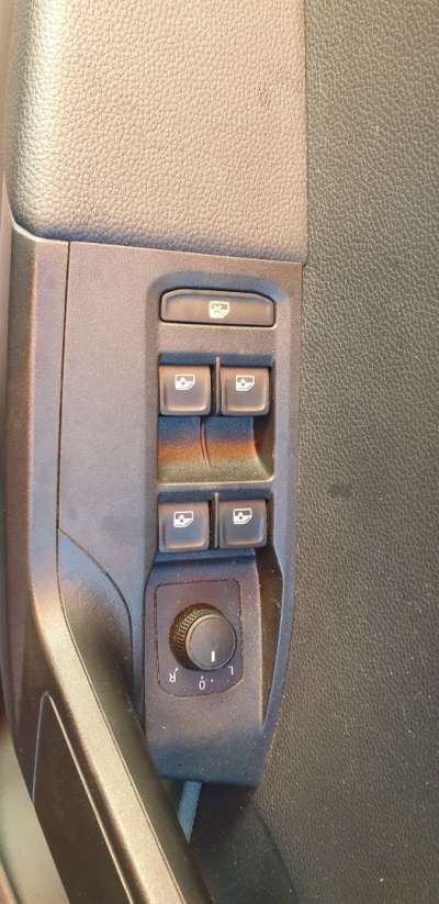 Recambio de mando elevalunas delantero izquierdo para seat arona 2017- xcellence referencia OEM IAM 5G0959857F  