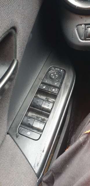 Recambio de mando elevalunas delantero izquierdo para toyota c-hr 2016- hybrid active referencia OEM IAM 84040F4130  