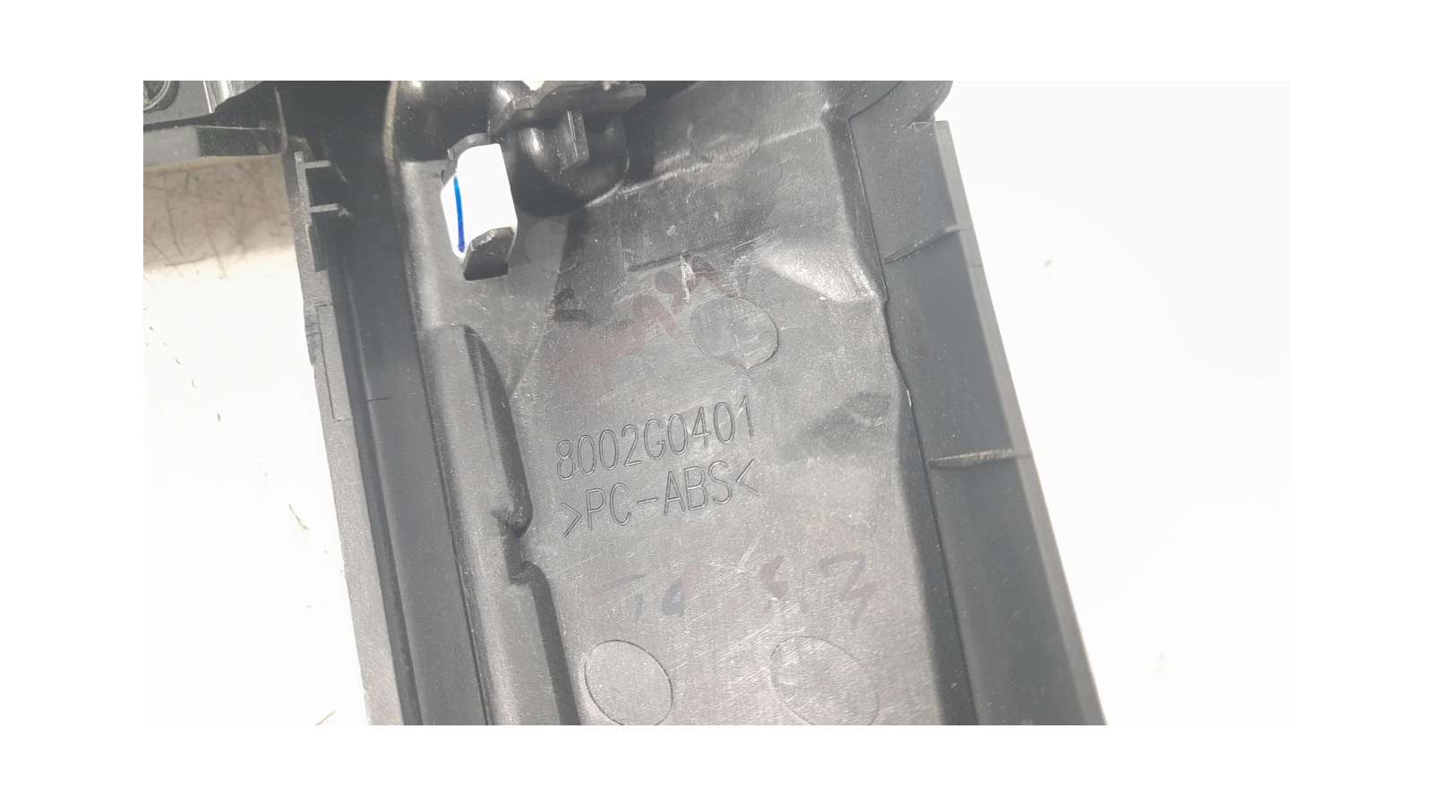 Recambio de moldura para mitsubishi l 200 (kl0/kj0) 2019- 2.2 di-d cat referencia OEM IAM 8002G0401   Recambio de moldura para mitsubishi l 200 (kl0/kj0) 2019- 2.2 di-d cat referencia OEM IAM 8002G0401