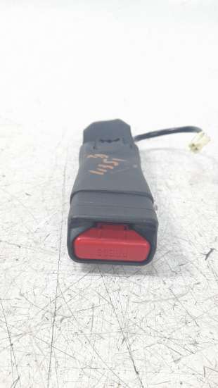 Recambio de enganche cinturon trasero derecho para mitsubishi l 200 (kl0/kj0) 2019- 2.2 di-d cat referencia OEM IAM 1099628  