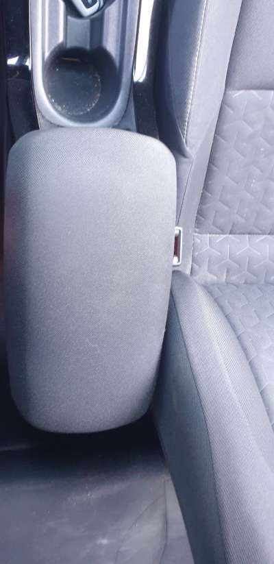 Recambio de apoyabrazos central para toyota corolla (e21) 2019- hybrid active referencia OEM IAM 5890502F60C0  