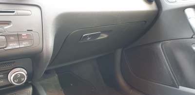 Recambio de guantera para audi a1 (8x) 2010-2014 ambition referencia OEM IAM 8X18571044PK  