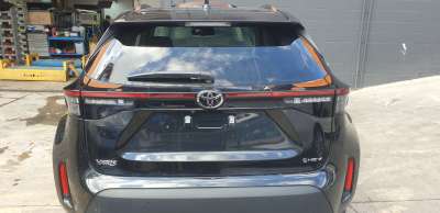 Recambio de porton trasero para toyota yaris cross 2021-2022 hybrid 2wd active tech referencia OEM IAM 670050D810  