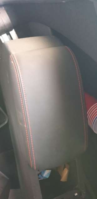 Recambio de apoyabrazos central para peugeot 308 sw 2014- gt line referencia OEM IAM 98146730ZD  