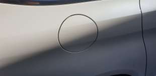Recambio de tapa exterior combustible para peugeot 308 sw 2014- gt line referencia OEM IAM 9818229080  