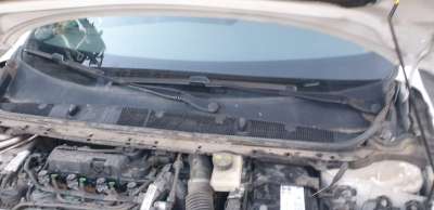 Recambio de brazo limpia delantero derecho para peugeot 308 sw 2014- gt line referencia OEM IAM 1610672480  