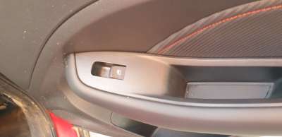 Recambio de mando elevalunas trasero derecho para mg zs 2022- comfort referencia OEM IAM 10470989  