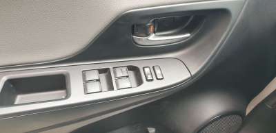 Recambio de mando elevalunas delantero izquierdo para toyota yaris 2017- hybrid active referencia OEM IAM 8482002320  
