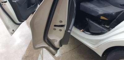 Recambio de cerradura puerta trasera izquierda para toyota yaris 2017- hybrid active referencia OEM IAM 690600D320  