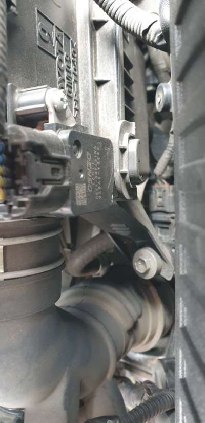 Recambio de caudalimetro para toyota yaris 2017- hybrid active referencia OEM IAM 222040V020  