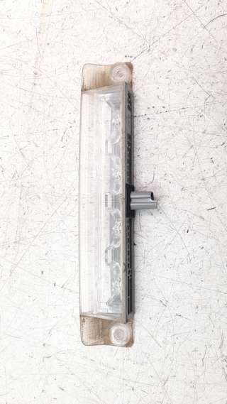 Recambio de luz central de freno para toyota prius+ 2012- advance referencia OEM IAM 8157047051  