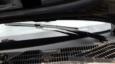 Recambio de brazo limpia delantero izquierdo para volkswagen amarok 2016- referencia OEM IAM 2H1955409B  