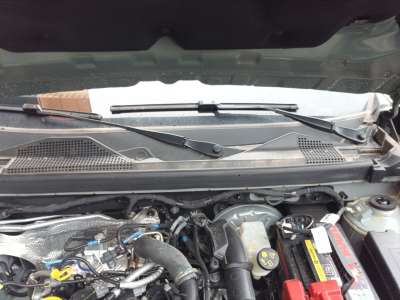 Recambio de brazo limpia delantero derecho para dacia duster iii 2024- eco-g 100 essential referencia OEM IAM 288868092R  