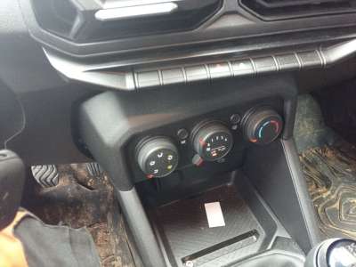 Recambio de mando calefaccion / aire acondicionado para dacia duster iii 2024- eco-g 100 essential referencia OEM IAM 275007425R