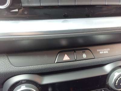 Recambio de warning para kia stonic (ybcuv) 2017- drive referencia OEM IAM 93790H8011WK  