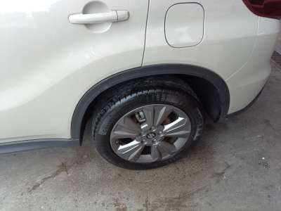 Recambio de aletin trasero izquierdo para suzuki vitara 2015- 1.5 strong hybrid gle 2wd referencia OEM IAM 7726054P005PK  
