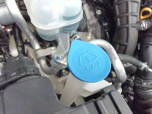 Recambio de deposito limpia para suzuki vitara 2015- 1.5 strong hybrid gle 2wd referencia OEM IAM 3845061M10000  